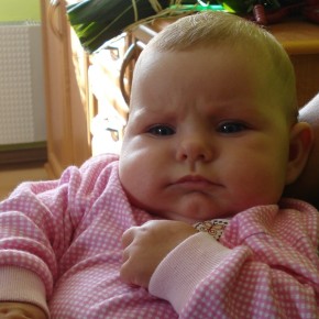 JEST NAS CORAZ MNIEJ