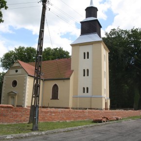 BĘDZIE NOWY MUR PRZY KOŚCIELE W KARNICACH