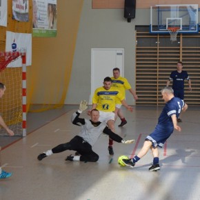 OLDBOJE GRAJĄ W HALI