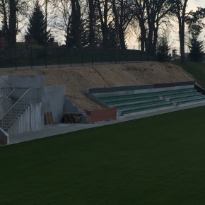 ZOBACZ JAK WYGLĄDA PRZEBUDOWA STADIONU W CERKWICY