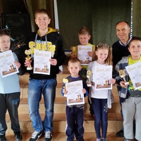 Wiktor Kuźmiński i Dawid Strojek mistrzami w szachach