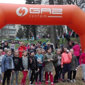 Magdalena Kaliszan, Filip Stawicki i Michał Nowak najlepsi w powiecie w biegach przełajowych