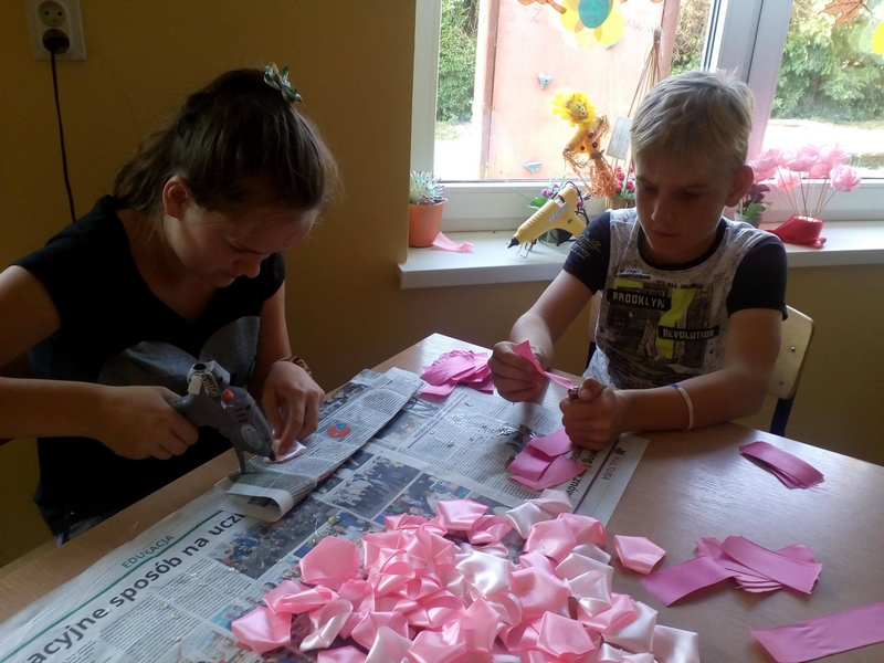 37346145_860124170853212_2423969745318445056_n