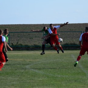 BIZON WYGRYWA I AWANSUJE