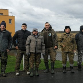 WĘDKARZE SPRZATALI TEREN WOKÓŁ KANAŁU