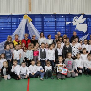 SZKOŁA W KARNICACH SKŁADA ŻYCZENIA ŚWIĄTECZNE