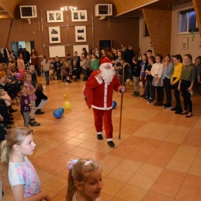 ZABAWA CHOINKOWA W KARNICACH