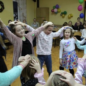 ZABAWA CHOINKOWA W KONARZEWIE