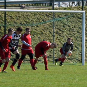 JUNIORZY POKONALI LIDERA