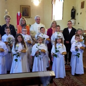 PIERWSZA KOMUNIA ŚWIĘTA W KARNICACH