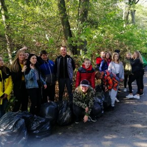 UCZNIOWIE Z CERKWICY SPRZĄTALI SWOJĄ MIEJSCOWOŚĆ