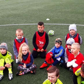 PIERWSZY MECZ SKRZATÓW