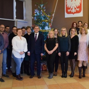 ŻYCZENIA OD WÓJTA I PRACOWNIKÓW URZĘDU GMINY