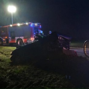 WYPADEK: MĘŻCZYZNA ZAKLESZCZONY W POJEŹDZIE