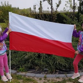 BIAŁO-CZERWONE ZSP KARNICE