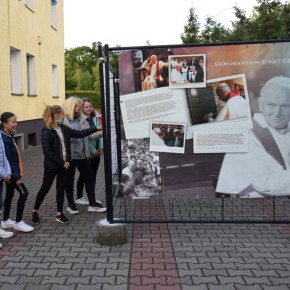 WYSTAWA POŚWIĘCONA JANOWI PAWŁOWI II W CERKWICY