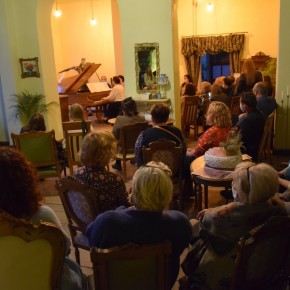 WIECZÓR KOLEKCJONERA W PAŁACU W PAPROTNIE