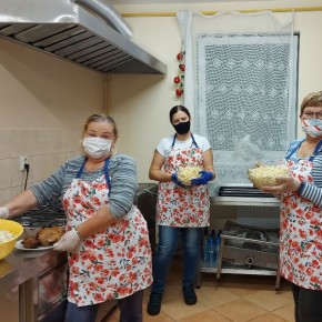 NOWE WYPOSAŻENIE KUCHNI W KARNICKIEJ ŚWIETLICY NOWE WYPOSAŻENIE KUCHNI W KARNICKIEJ ŚWIETLICY