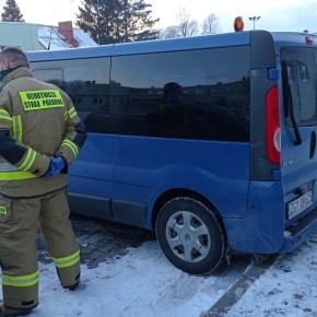POMAGAJĄ DOJECHAĆ NA SZCZEPIENIA
