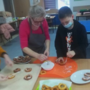 LUKROWANE SŁODKOŚCI W LĘDZINIE