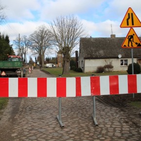 ZAMKNIĘCIE DROGI W PAPROTNIE