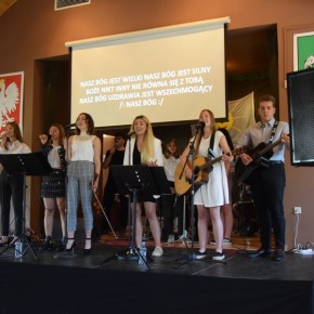 WIARA NADZIEJA I MIŁOŚĆ NA KONCERCIE W KARNICACH