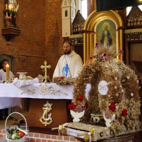 DOŻYNKI PARAFIALNE W KONARZEWIE