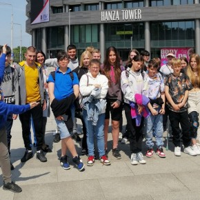 MŁODZIEŻ Z CERKWICY NA WYCIECZCE EDUKACYJNEJ