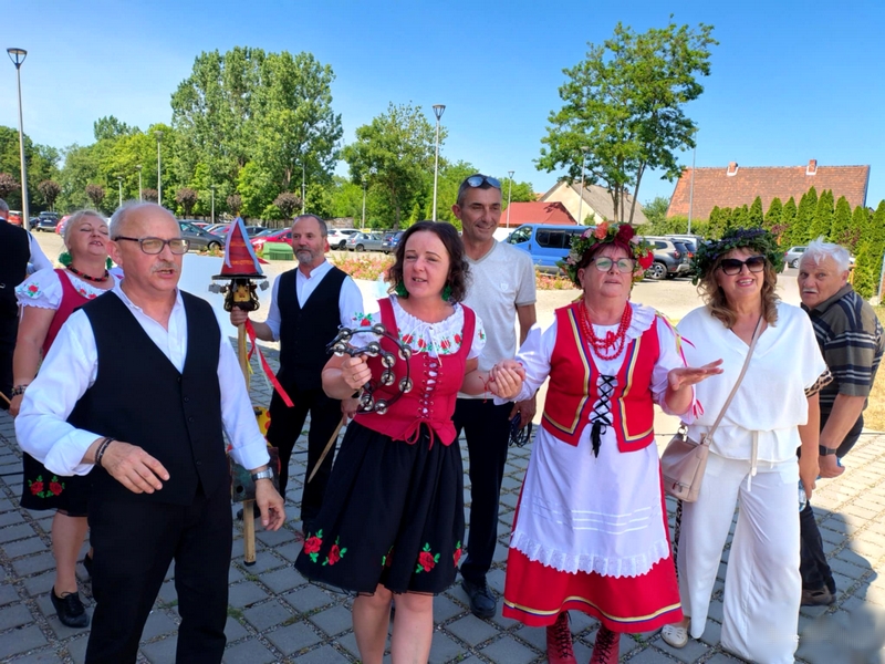 02f856e4-827b-4ef2-90d4-1fe3bb642820