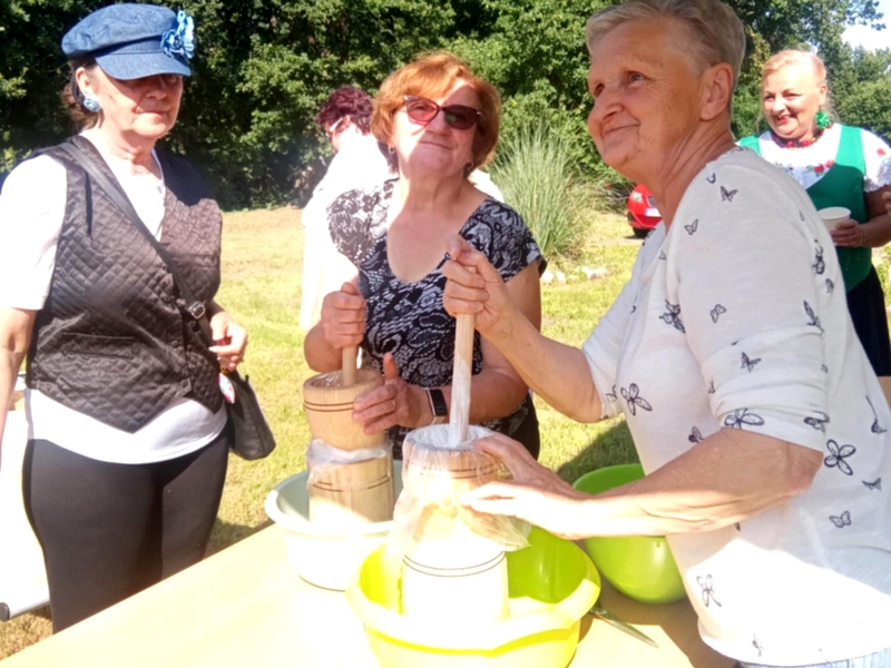 2edb05a8-d3ed-4e62-b5fa-e21bff009057