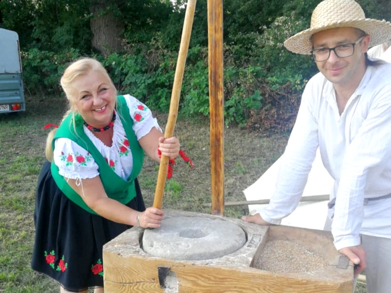 4988c2b8-047c-466b-9375-f1a2c186728a