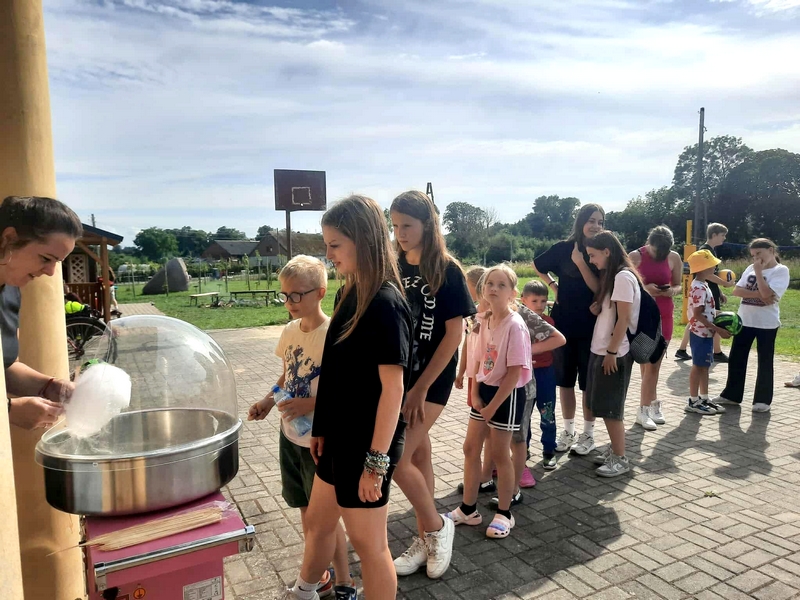 518390393_1070425295201312_8038572770000298599_n