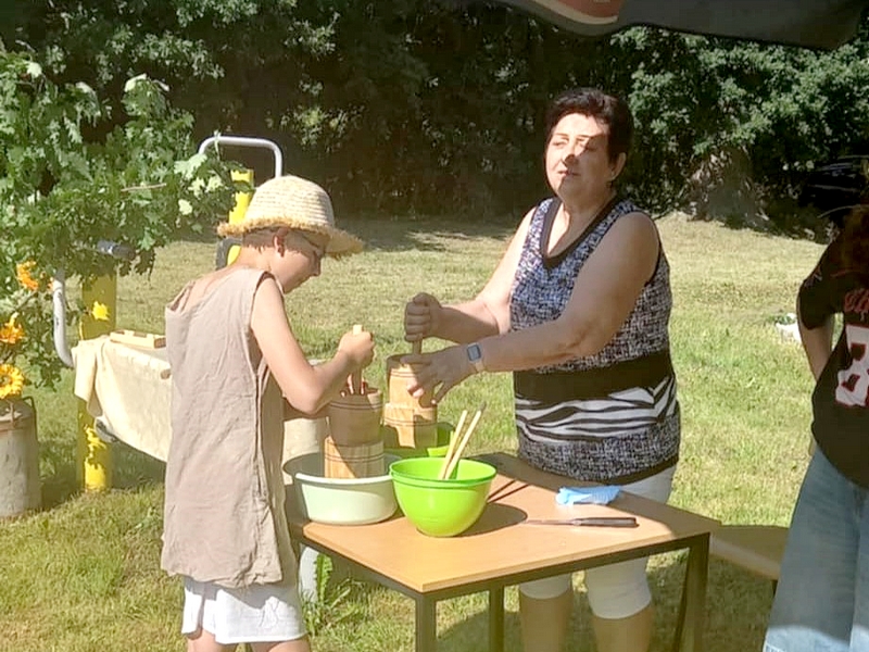 7cd46d2b-98f0-4345-af8b-991febfd6174