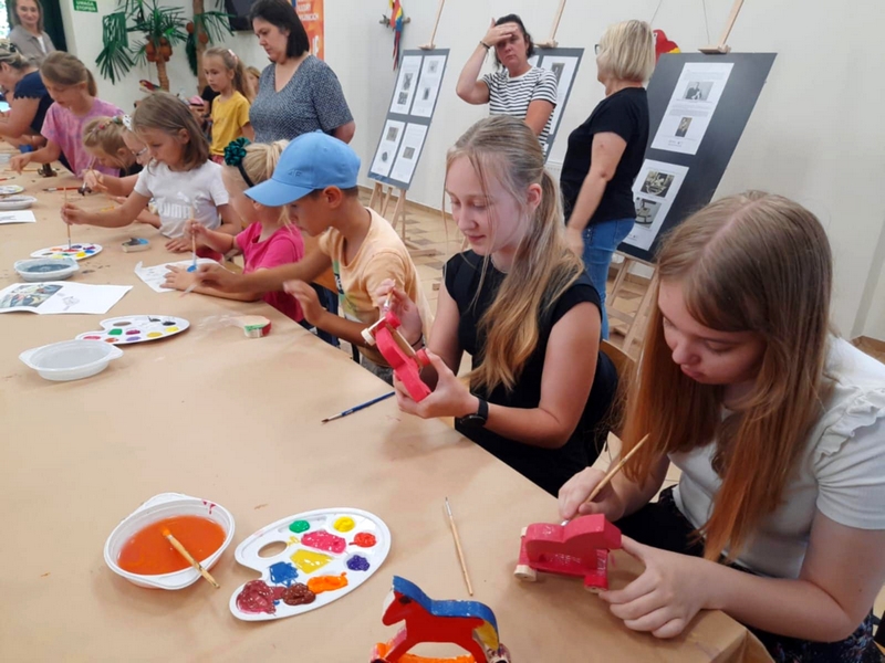 af9f7804-39d4-4f86-96c7-259ec83b5742