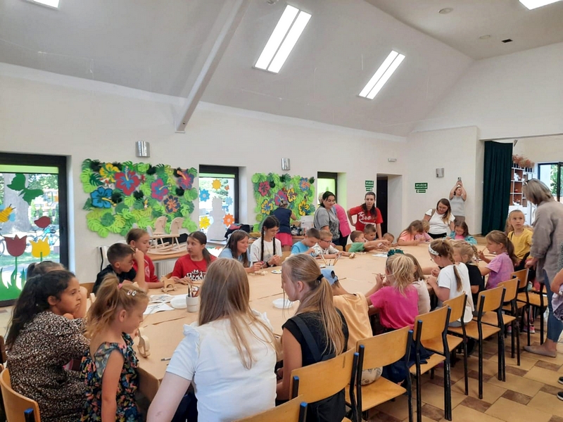 ca6a2e2c-2d16-44b6-97c8-a176778ffd73