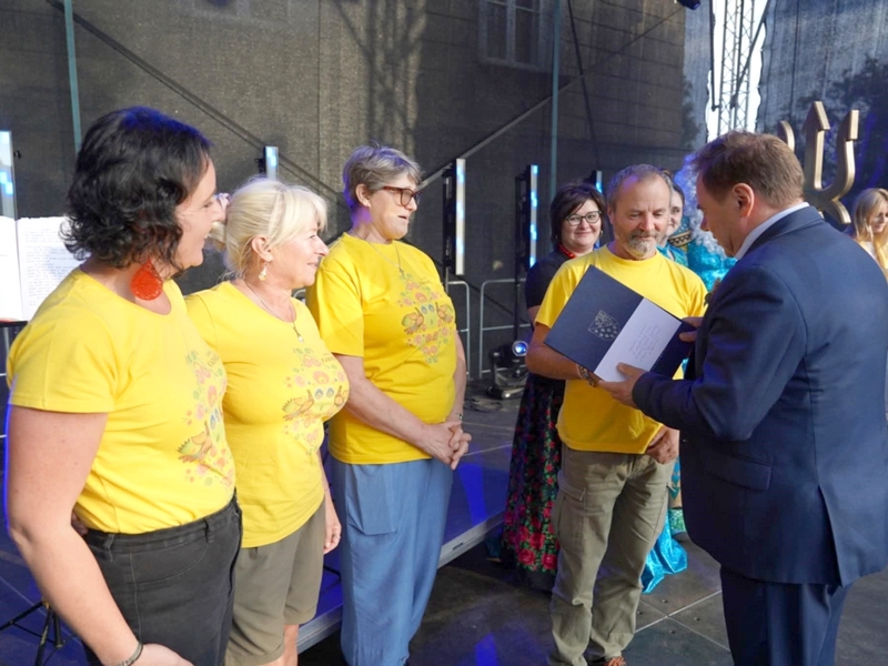 0e611939-6f19-49c6-97c7-fbcac2c0d780