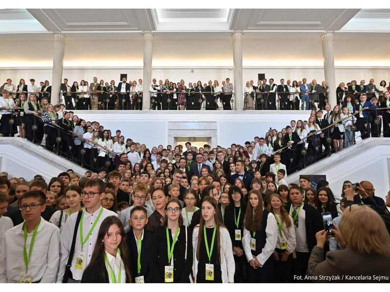 557355870_1351432563437387_6222481794157632783_n