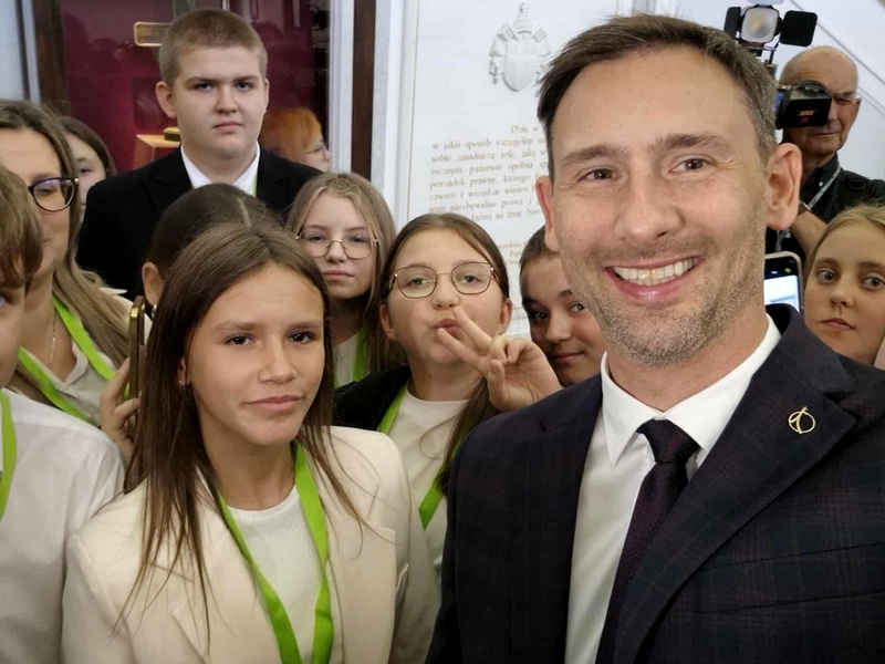 558015937_1351431440104166_3466970382276589707_n