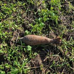 POCISK MOŹDZIERZOWY Z CZASÓW II WOJNY ŚWIATOWEJ ZNALEZIONY W SKROBOTOWIE