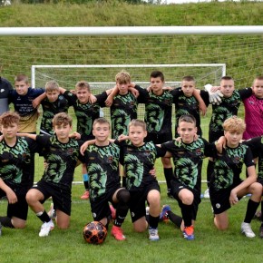 DRUŻYNA MŁODZIKÓW ZWYCIĘŻYŁA Z GRYFEM KAMIEŃ POMORSKI