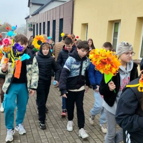 PIERWSZY DZIEŃ WIOSNY W SZKOŁACH
