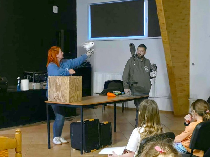 f71cbdf3-d568-49f0-a58d-a08869a121e5