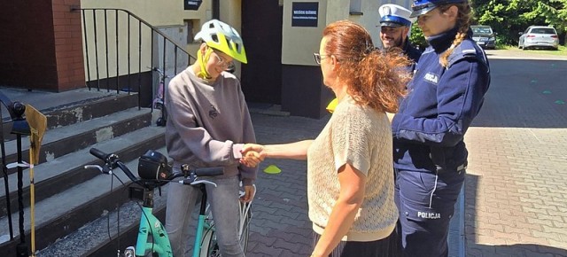 UCZNIOWIE SZKOŁY W CERKWICY ZDALI EGZAMIN NA KARTĘ ROWEROWĄ
