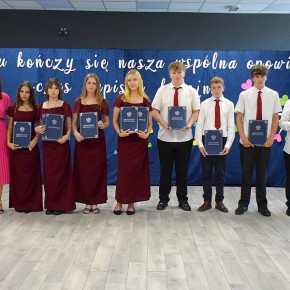 UROCZYSTE POŻEGNANIE ABSOLWENTÓW SP W CERKWICY