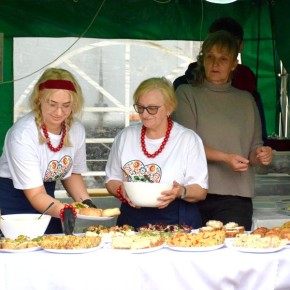 DOŻYNKOWE STOISKA
